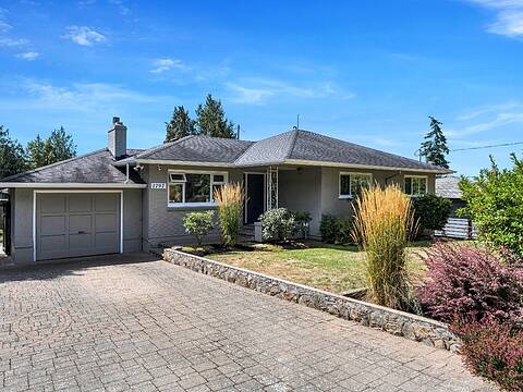 1797 Mcrae Avenue, Saanich