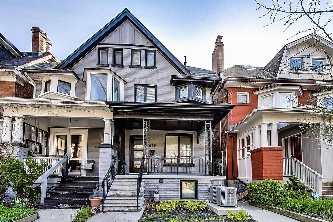 669 Euclid Ave #Lower, Toronto, Ontario