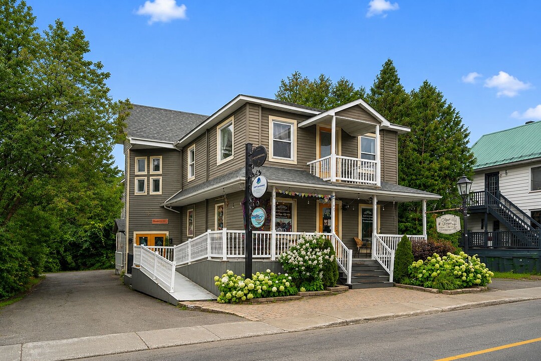 28 Av. de la Gare, Saint-Sauveur, Quebec, Québec