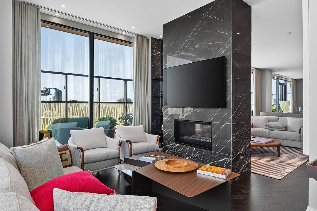 50 Charles Street East #5501, Toronto, Ontario