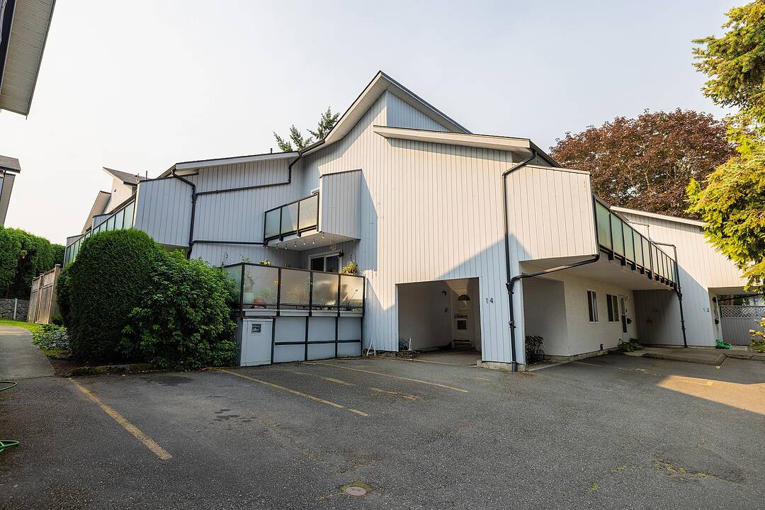 14-3230 Rutledge Street, Saanich, British Columbia