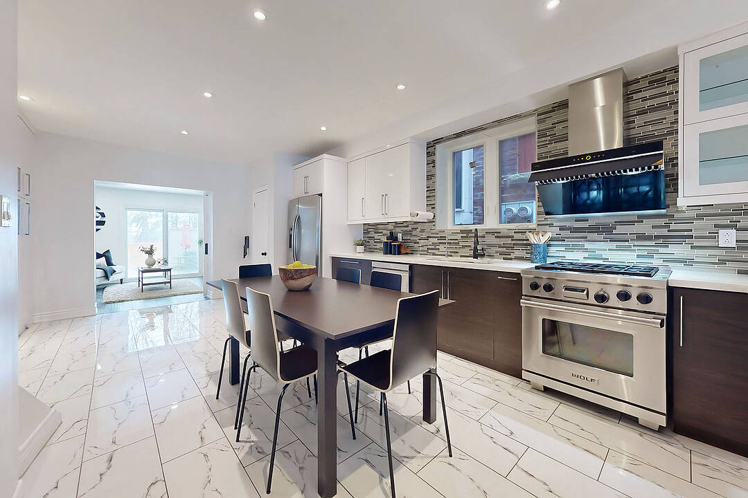 1271 Gerrard St E, Toronto, Ontario