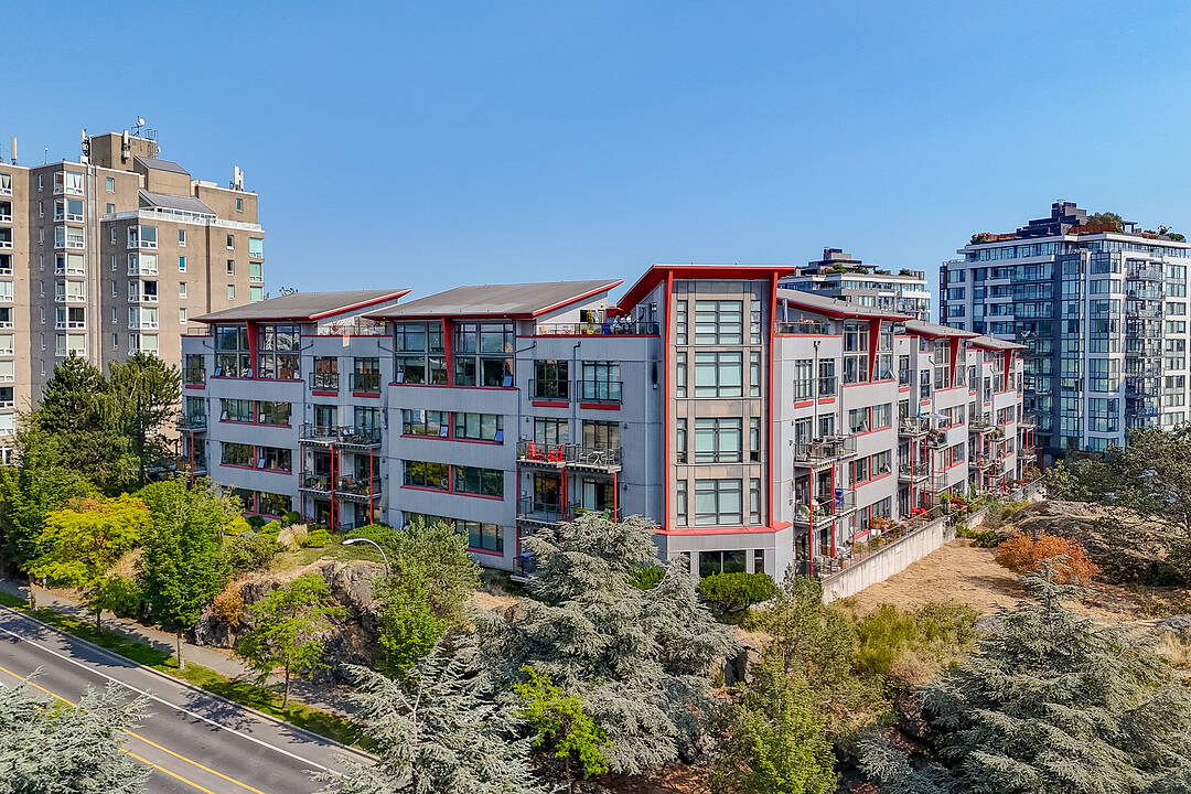 209-455 Sitkum Road, Victoria, British Columbia