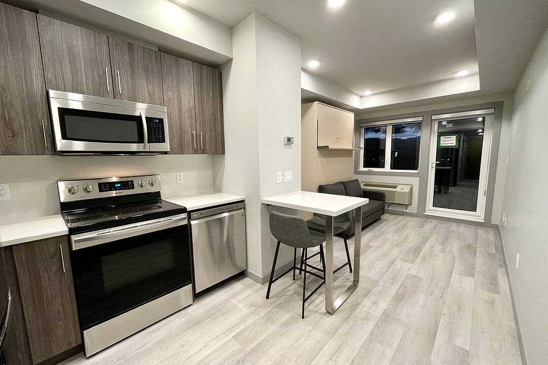 PH12-345 Dougall Road N, Kelowna, British Columbia