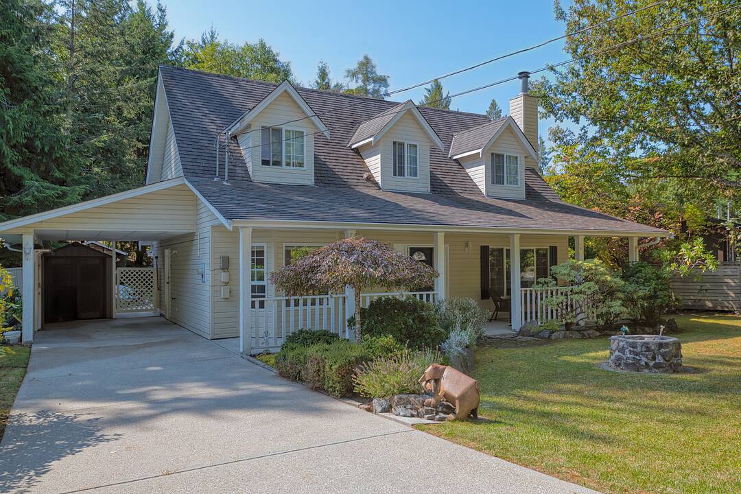 4550 Merrill Road, Madeira Park, British Columbia