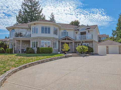 6453 Gale Avenue N, Sechelt