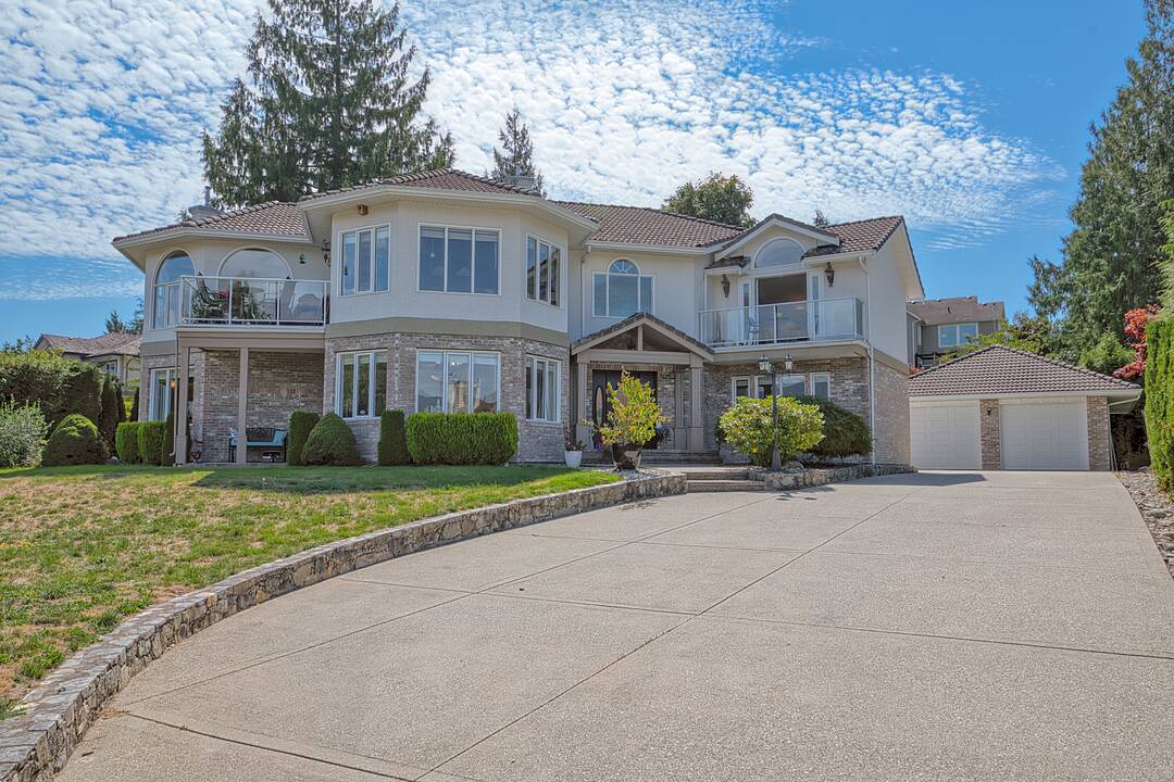 6453 Gale Avenue N, Sechelt, British Columbia