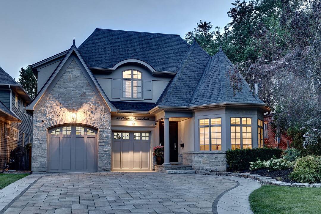 32 Oakwood Ave S, Mississauga, Ontario