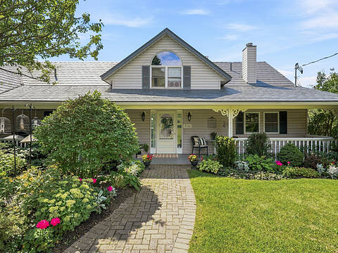 1746 Old Milford Rd, Prince Edward County