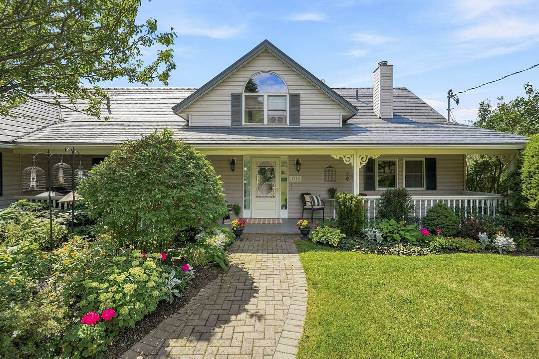 1746 Old Milford Rd, Prince Edward County, Ontario