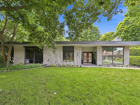 330 Rue Elizabeth, Deux-Montagnes