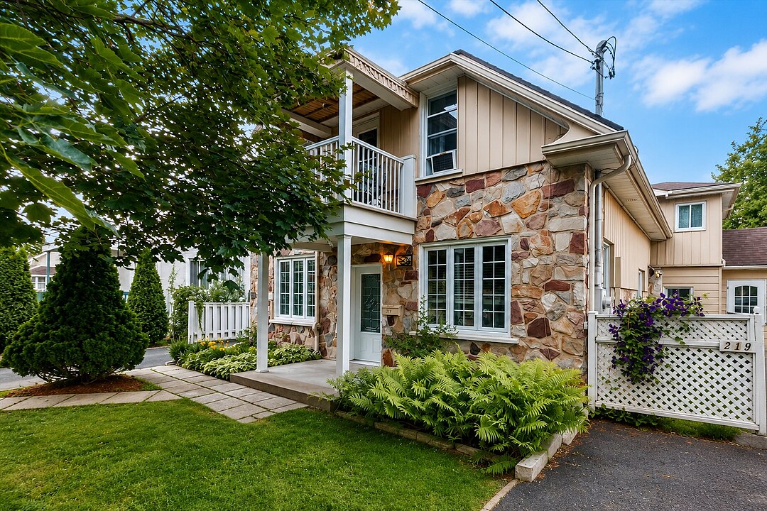 219-221 Rue Galt, Vaudreuil-Dorion, Québec