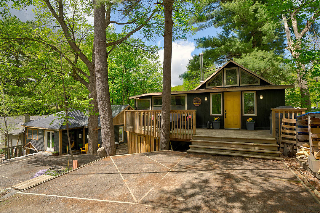 1209 North Kahshe Lake Road, Gravenhurst, Ontario