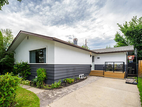 15 Hamlet Road SW, Calgary