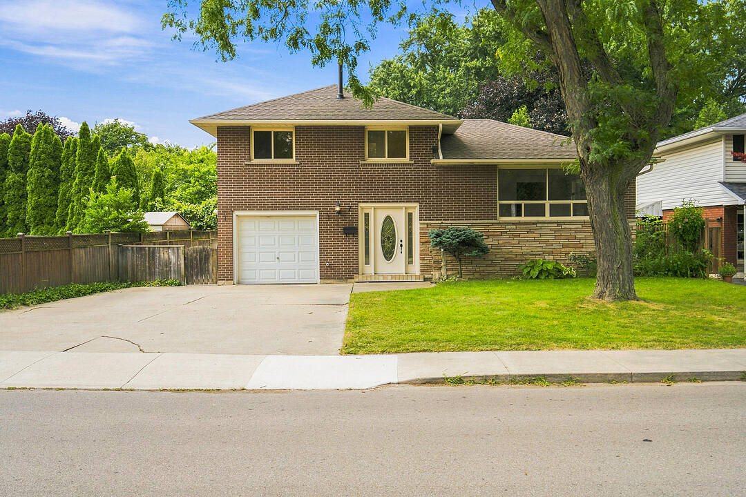 7 Delmar Drive, Hamilton, Ontario