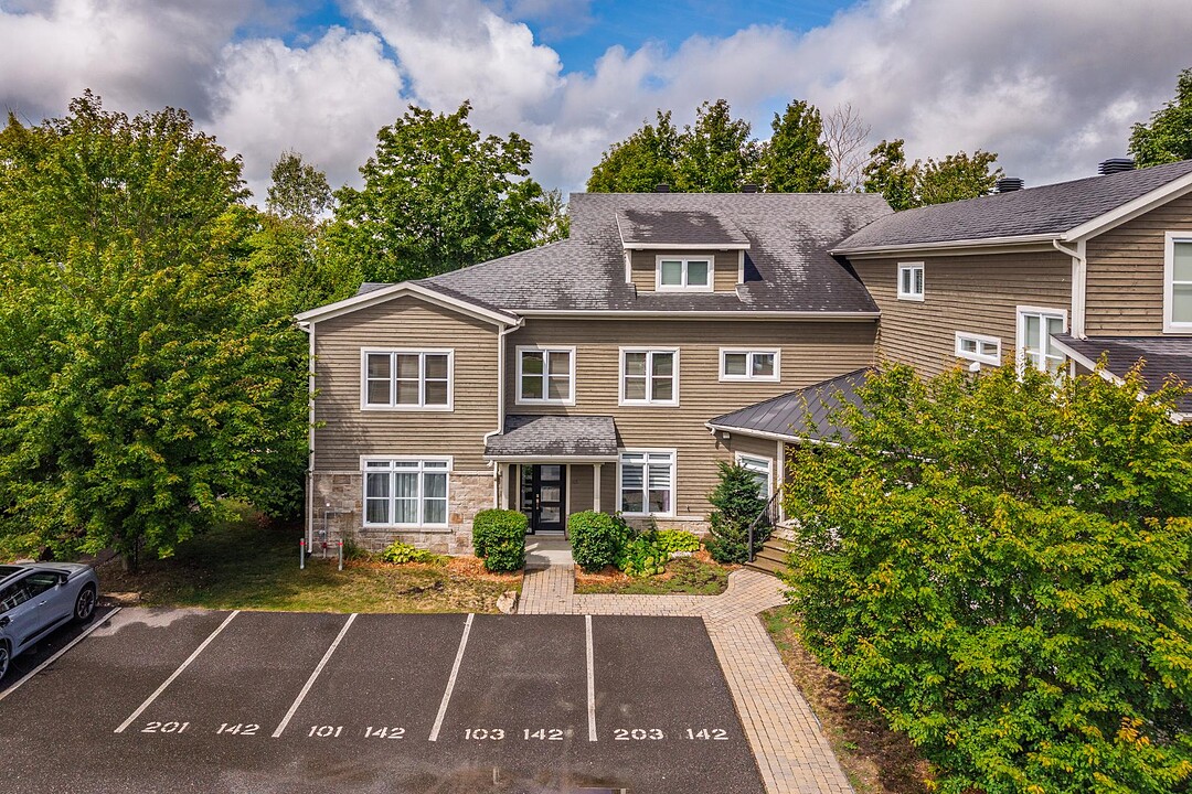 142 Boul. de Bromont, Apt. 103, Bromont, Québec