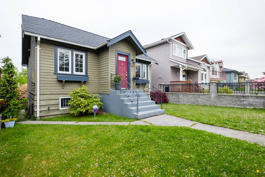 2539 E 24th Avenue, Vancouver, British Columbia