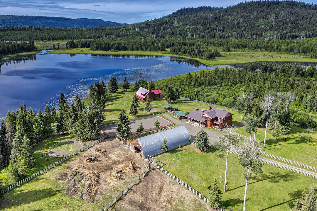 9550 Eagan Lake Road, Bridge Lake, British Columbia