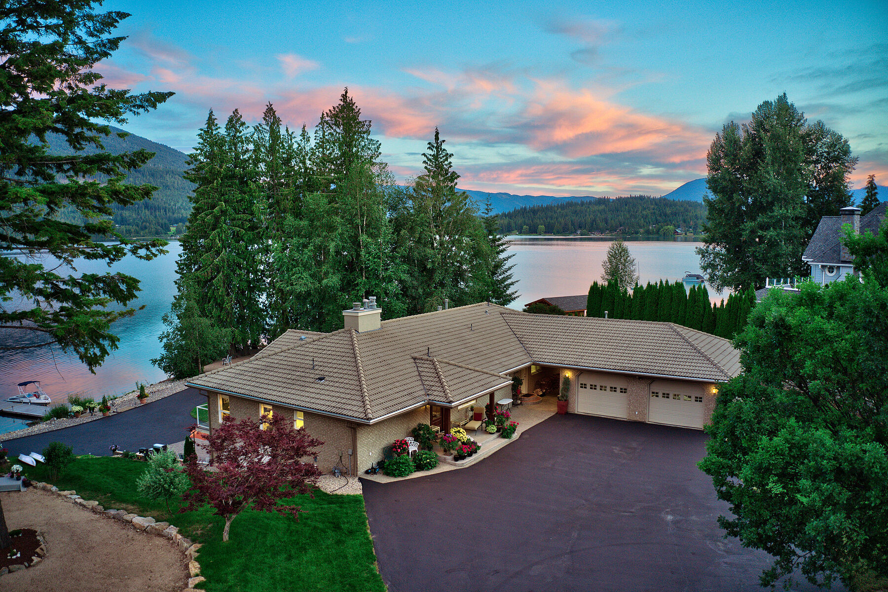 3886 Parri Road, Sorrento, British Columbia Sotheby's International