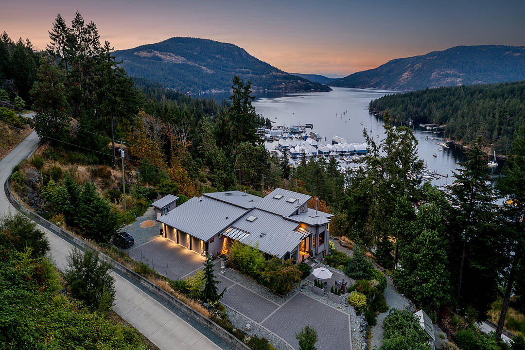 6088 Genoa Bay Road, Duncan, British Columbia